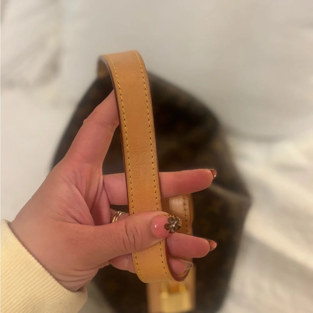 Louis Vuitton Slouchy PM - Picture 9 of 13